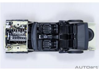 NISSAN SKYLINE 2000 GT-R (KPGC110) TUNED VERSION „CARBON BLACK BONNET“ weiß AUTOart 1:18 Composite
